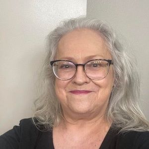 Meet your Posher, Delores